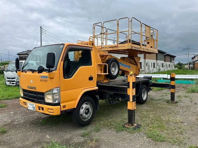 Isuzu Elf Truck