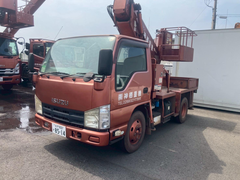 Isuzu Elf Truck