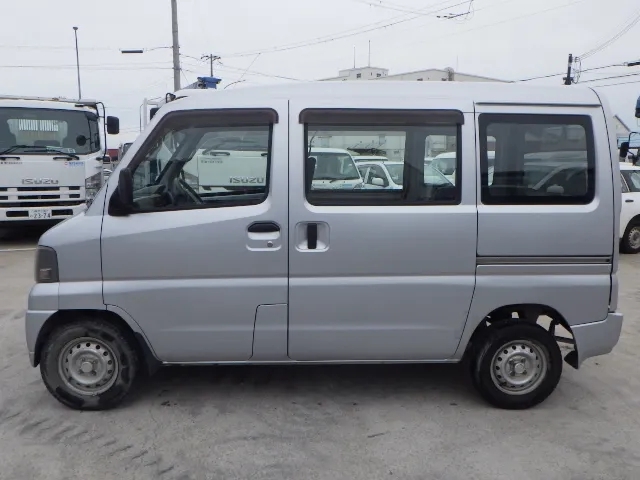 Nissan Clipper Van