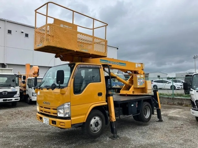 Isuzu Elf Truck