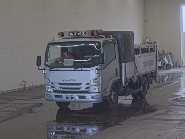 Isuzu Elf Truck